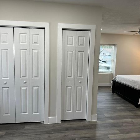 Deluxe Apartment Whit Laundry Tampa Exterior photo