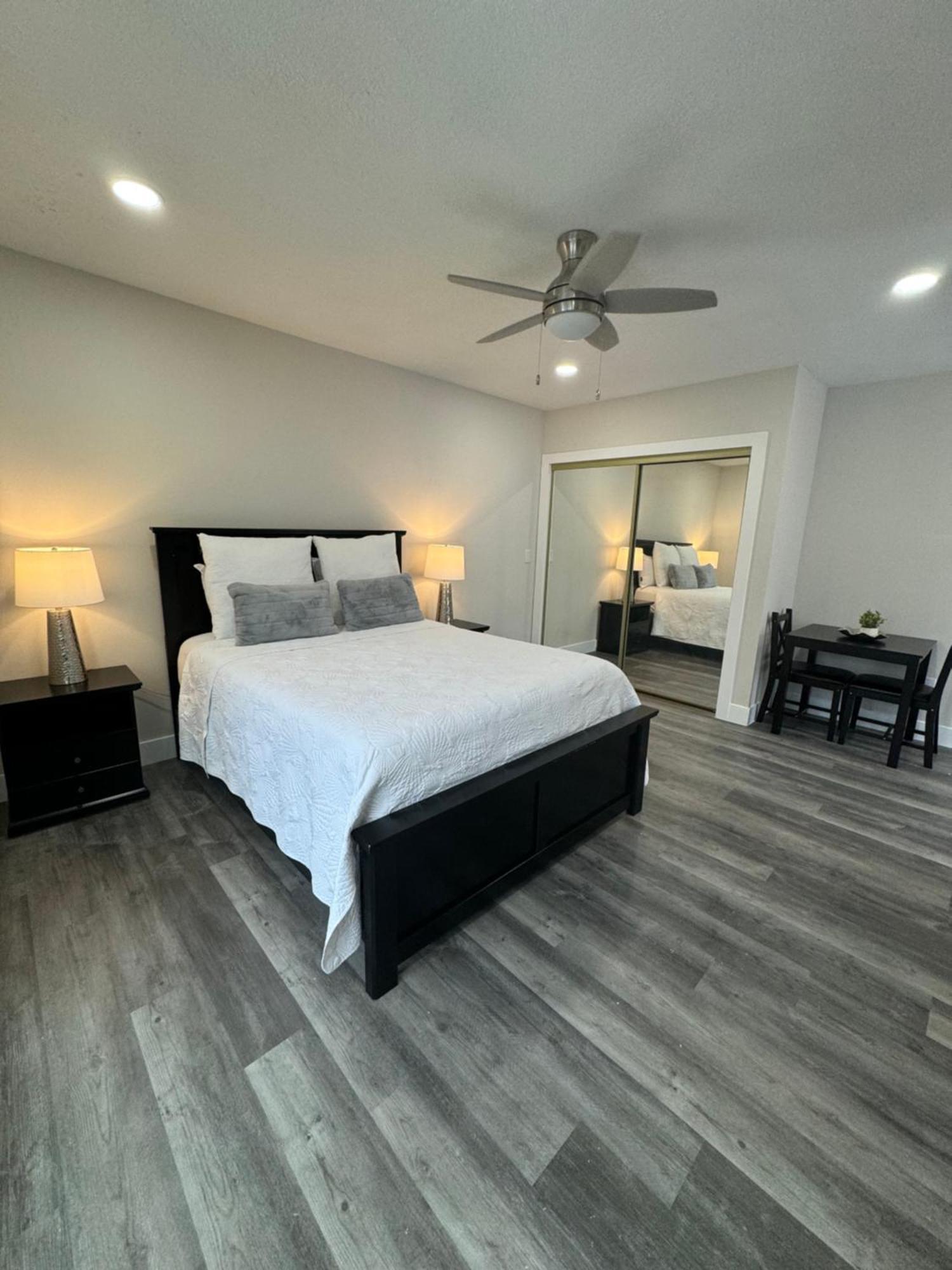 Deluxe Apartment Whit Laundry Tampa Exterior photo