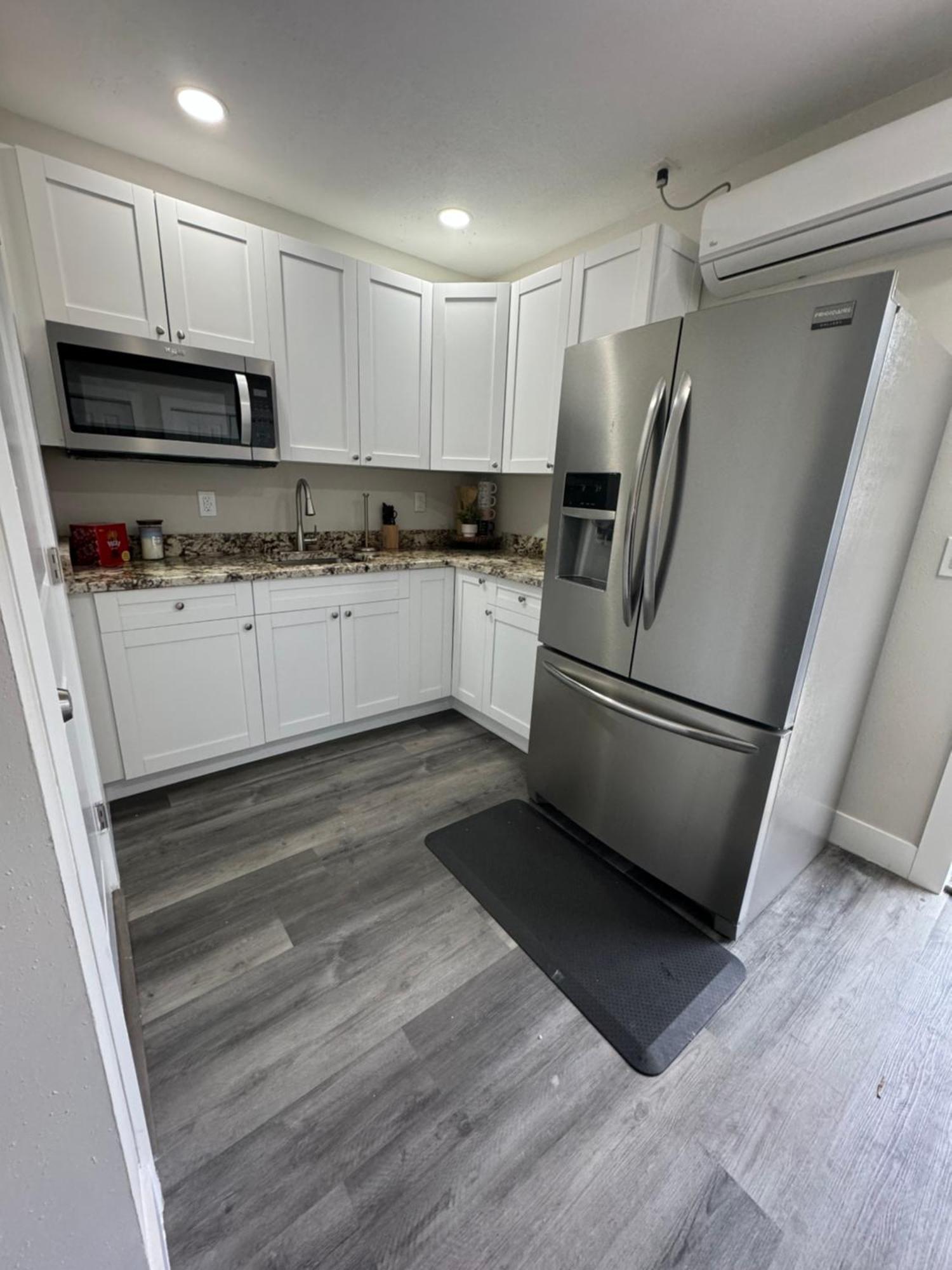Deluxe Apartment Whit Laundry Tampa Exterior photo